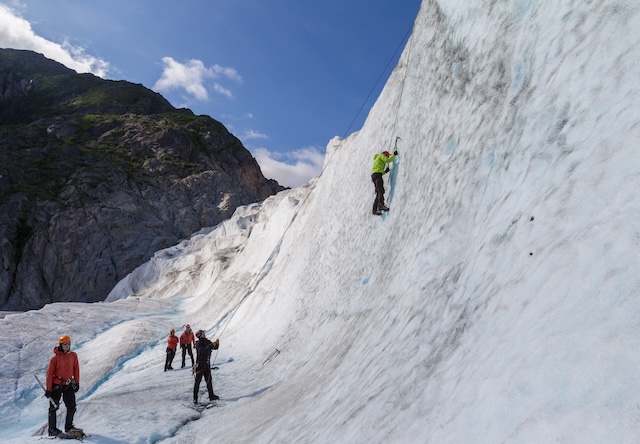 helicopter over ketchikan roundabout