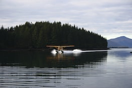 Photo of floatplane landing