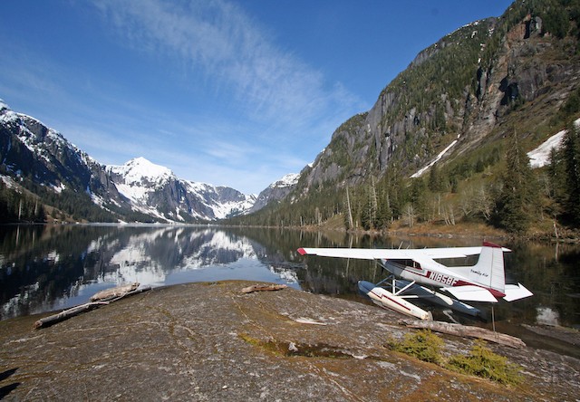 Photo of Floatplane on the shore