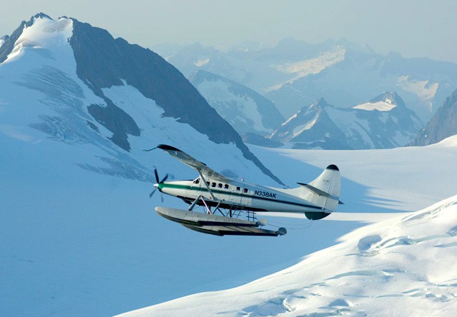 juneau glacier flightseeing via seaplane tour